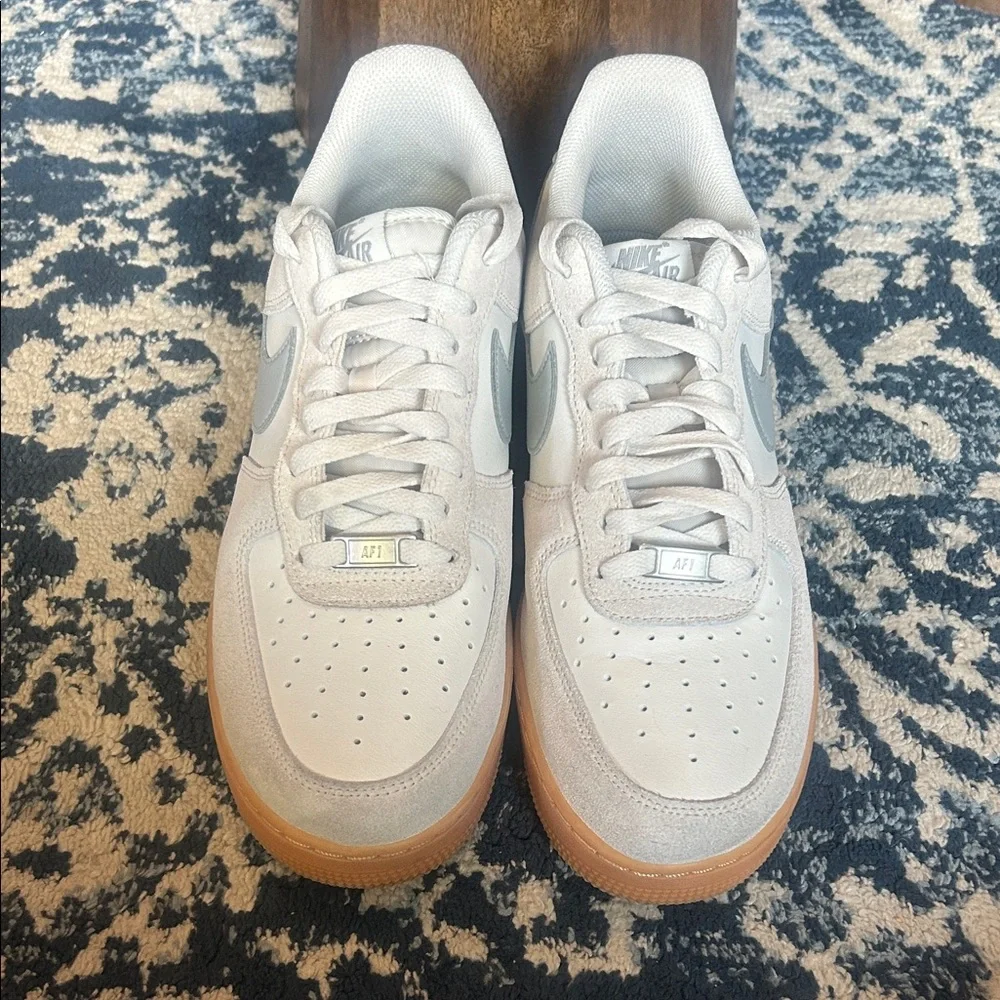 Nike White and Gray Men's Shoes - Picture 3 of 5